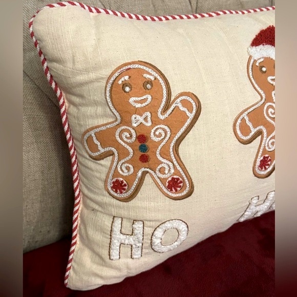 Gingerbread Men Holiday Pillow- size 14”x20” - Picture 2 of 9